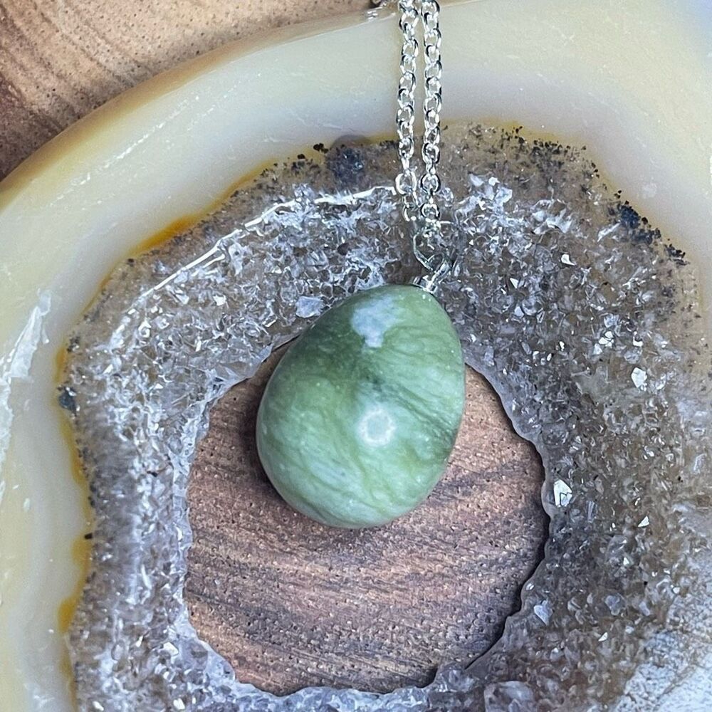 Chinese jade natural green raindrop pendant silver plated stainless steel silver
